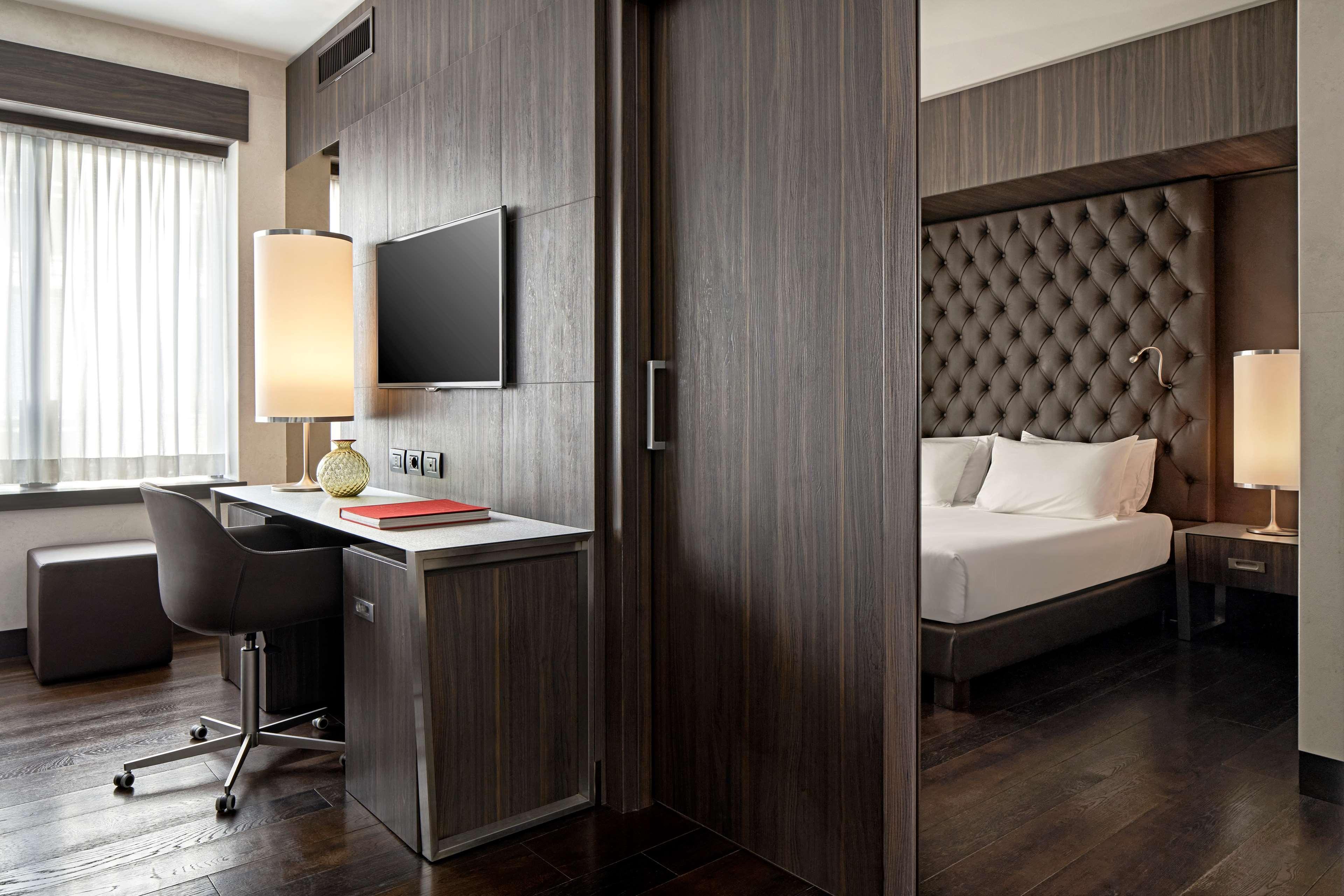 Hyatt Centric Milan Centrale Екстериор снимка