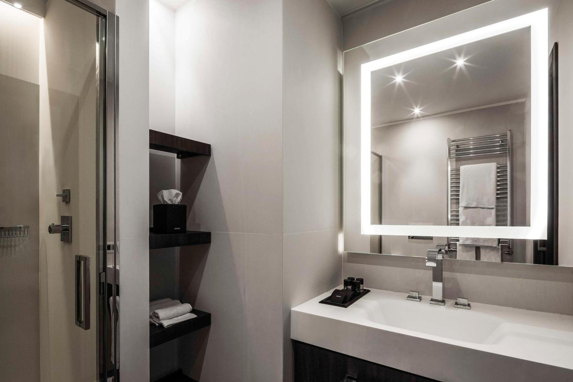 Hyatt Centric Milan Centrale Екстериор снимка