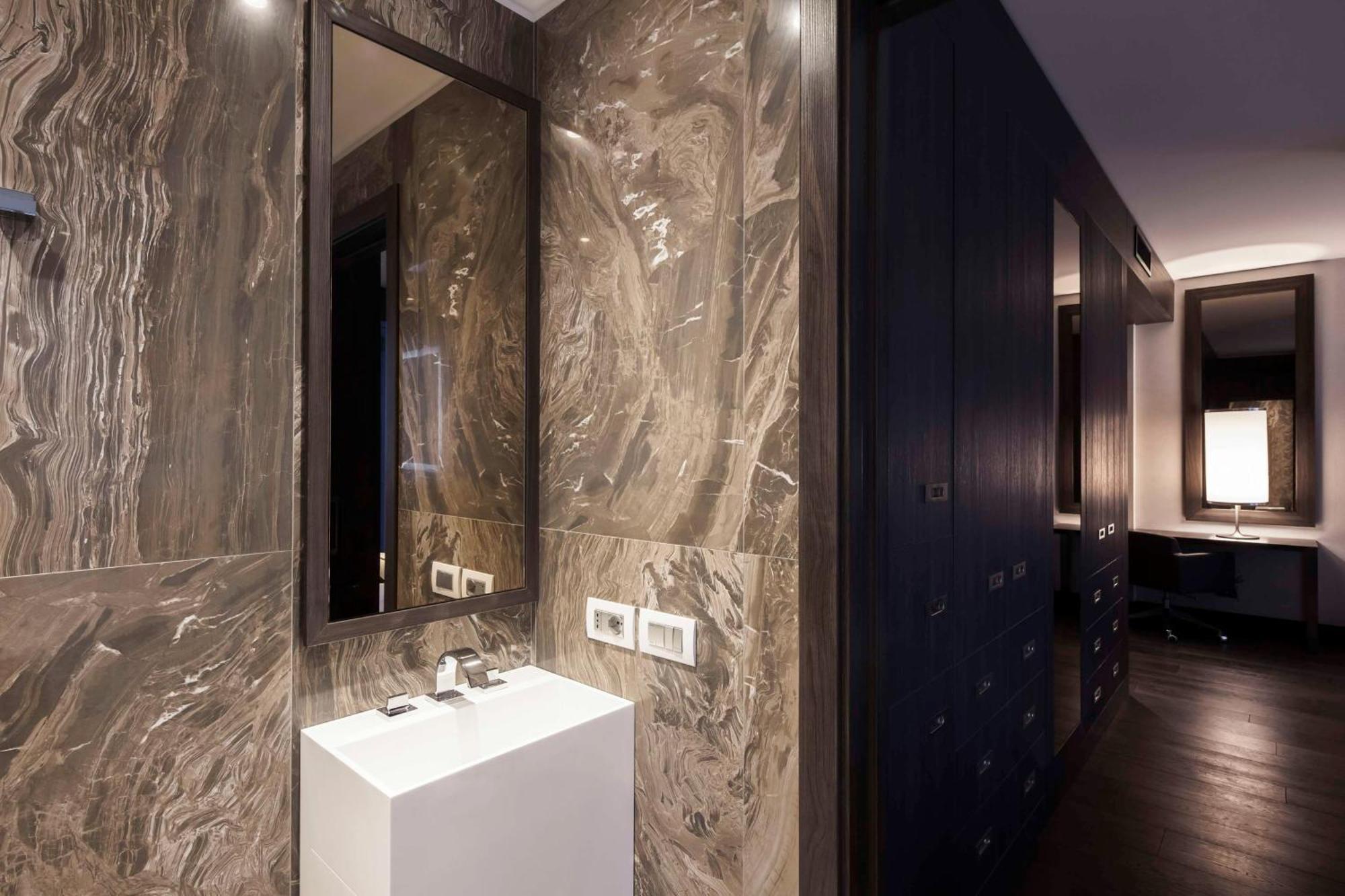 Hyatt Centric Milan Centrale Екстериор снимка