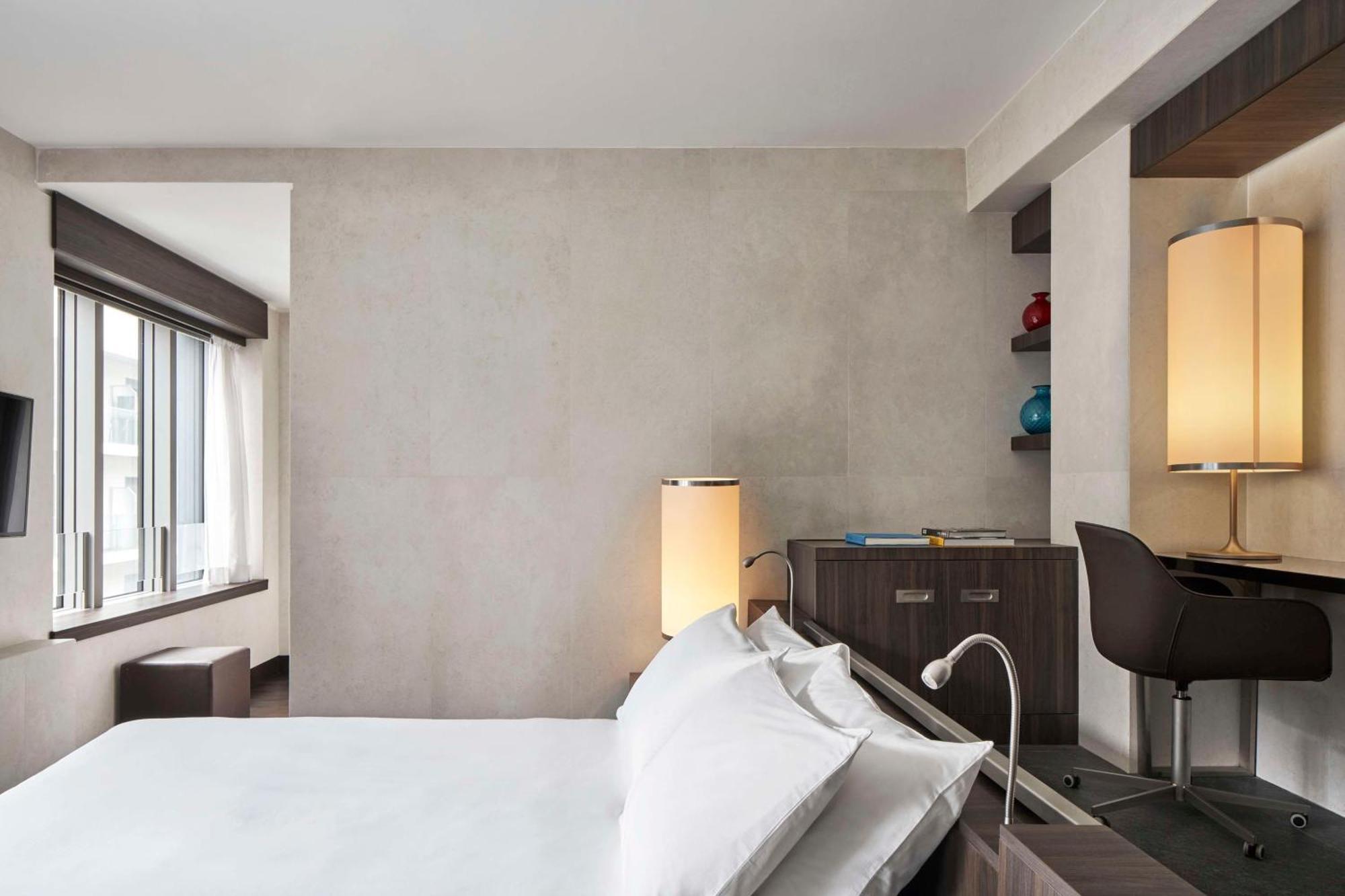 Hyatt Centric Milan Centrale Екстериор снимка